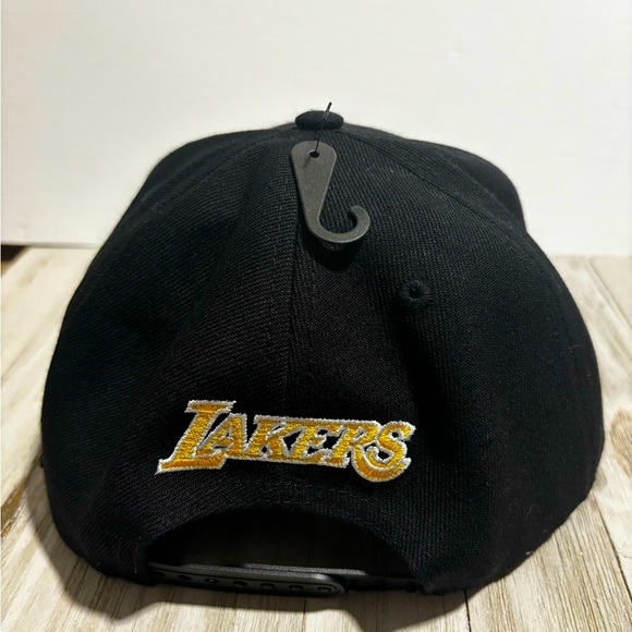 Ultra Game NBA Los Angeles Lakers Black adjustable backsnap hat / cap basketball - Picture 3 of 5